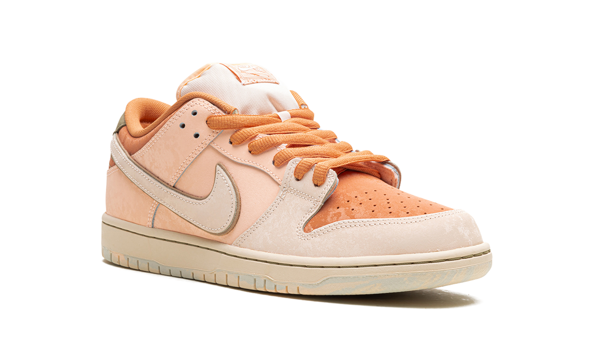 Nike SB Dunk Low Pro PRM "Guava Ice" FV5926 200