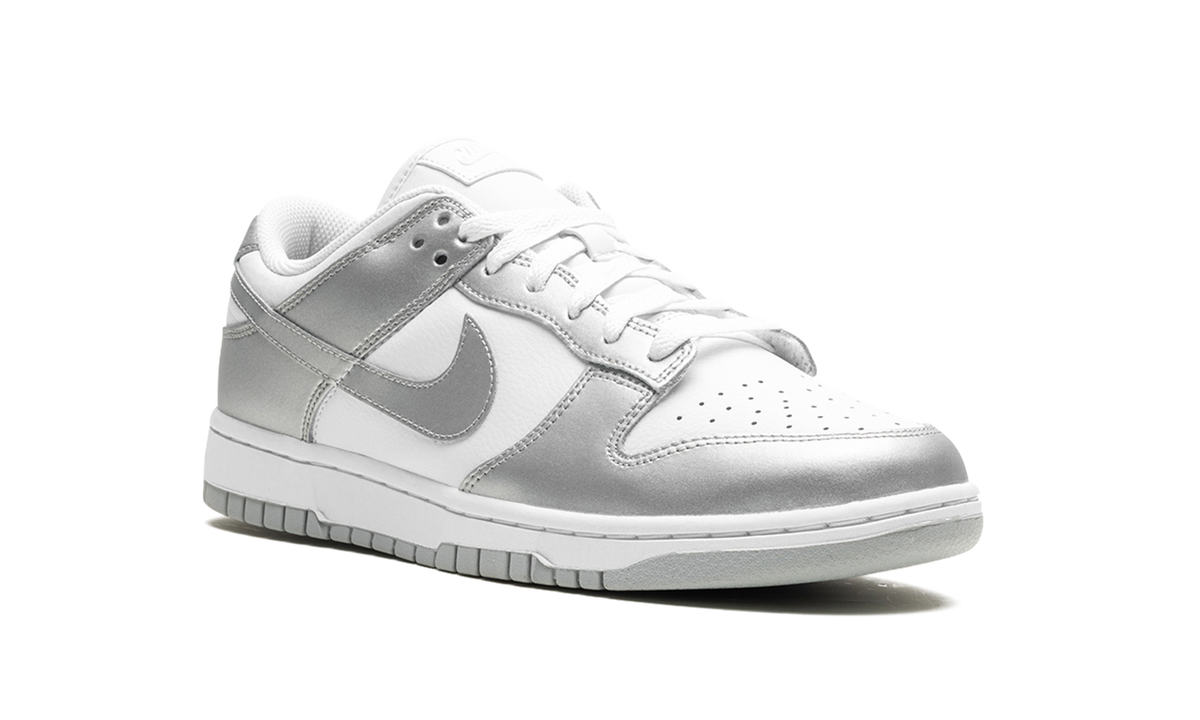 DUNK LOW WMNS "Metallic Silver" FV1311 100
