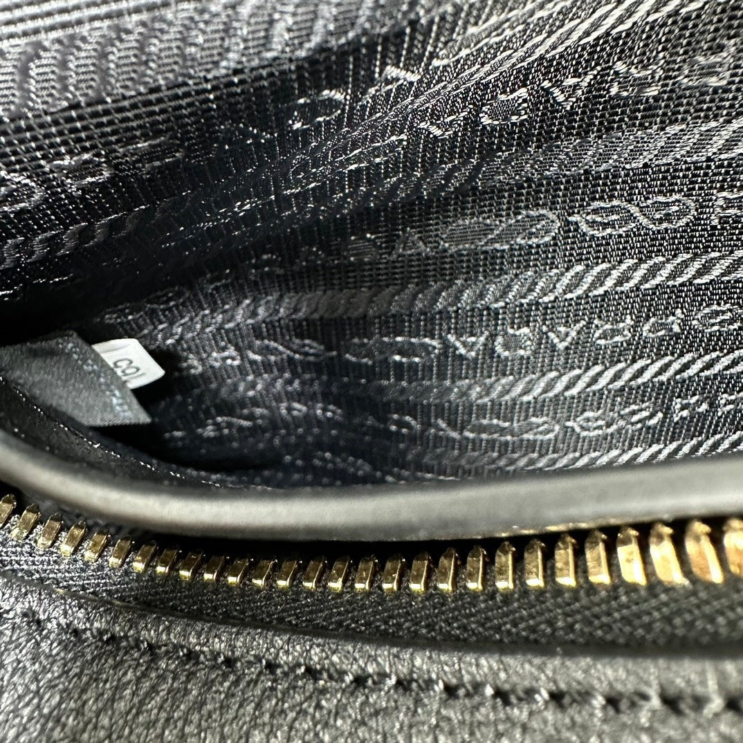 Prada 2026 Darling Soft Handbag 25cm Calfskin