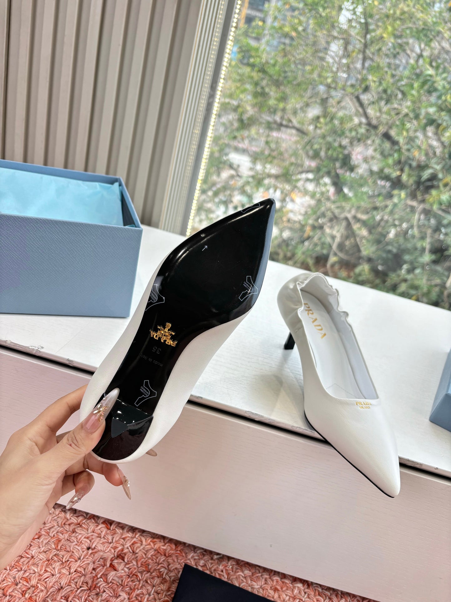 Prada Pointed-Toe Pumps White Leather 604170
