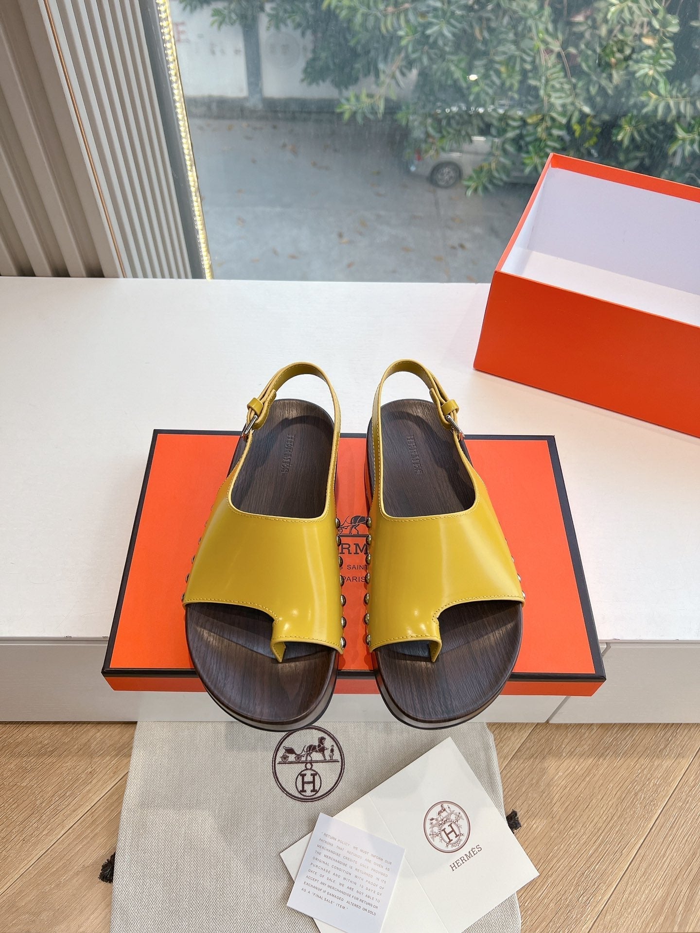 HM Flat Sandal In Corn Yellow Calfskin