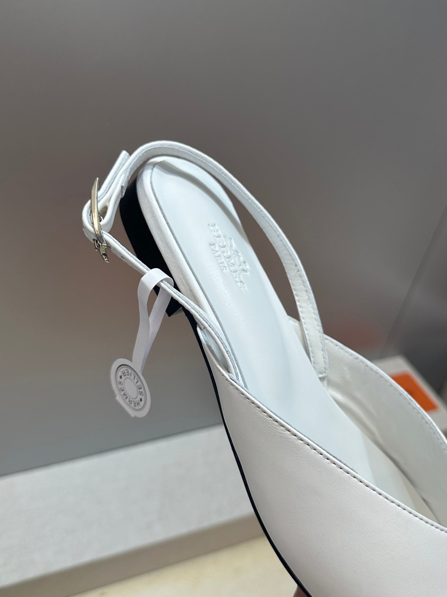 HM Nicoletta Slingback Flat White Calfskin 830186
