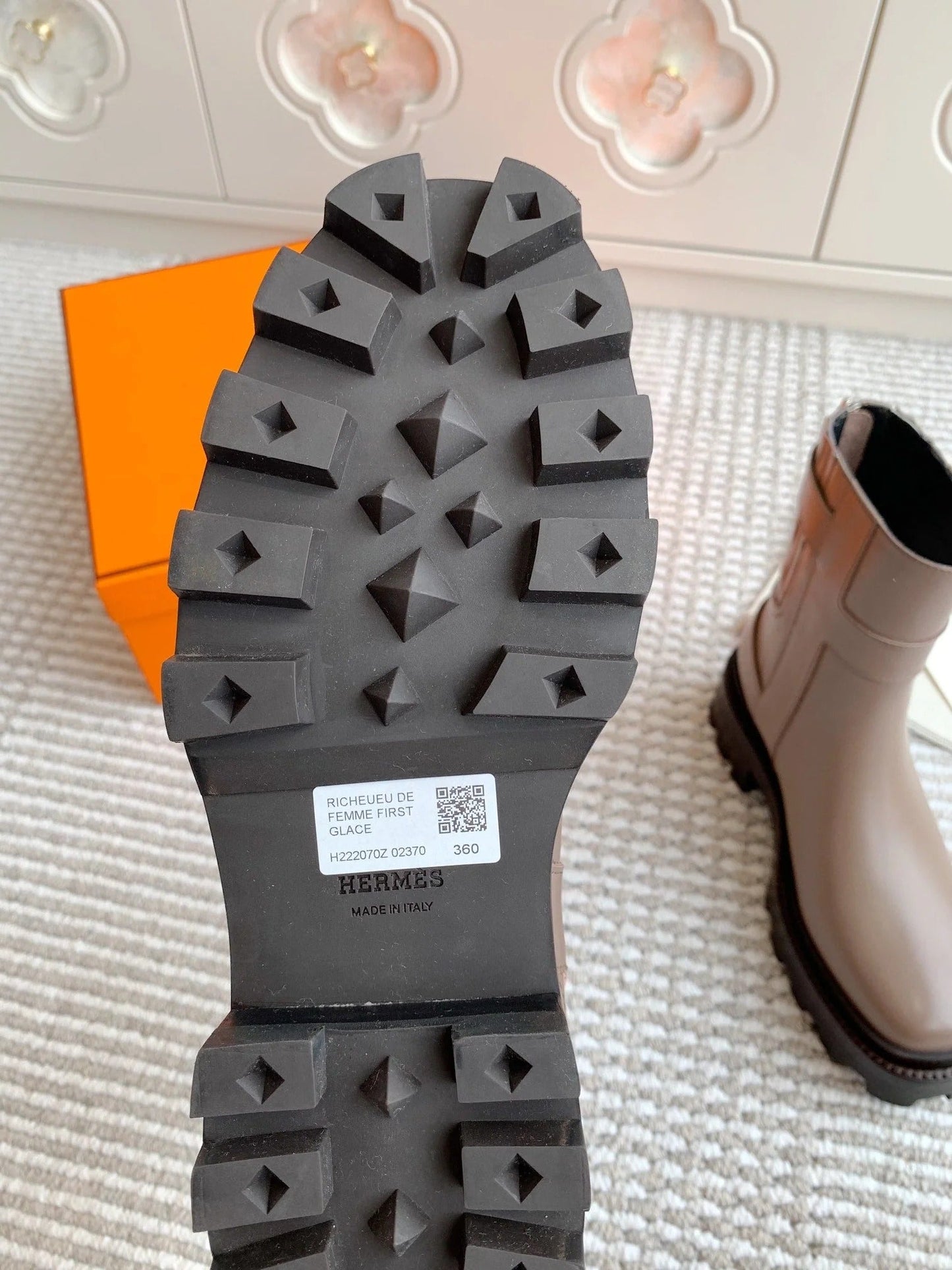 HM JAIME ANKLE BOOT IN CEDAR BROWN CALFSKIN
