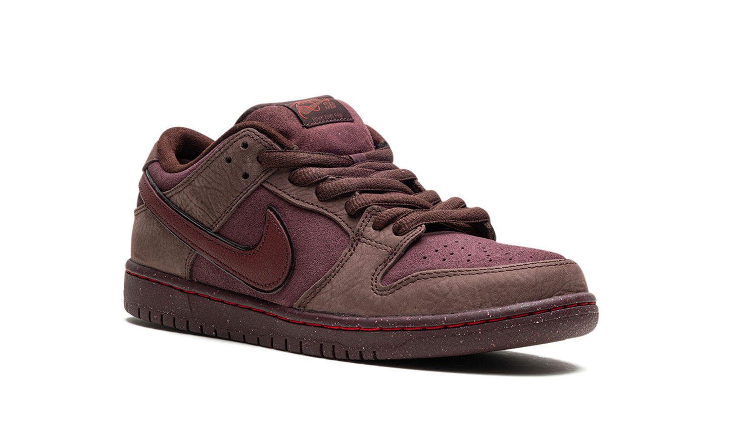SB Dunk Low "City of Love" FN0619 600