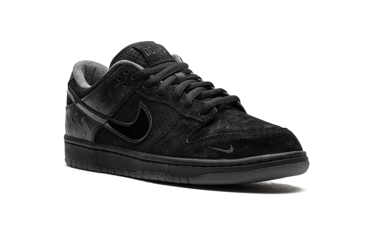 Dunk Low Black "Division Street - What The Duck Alternate" HV1470 001