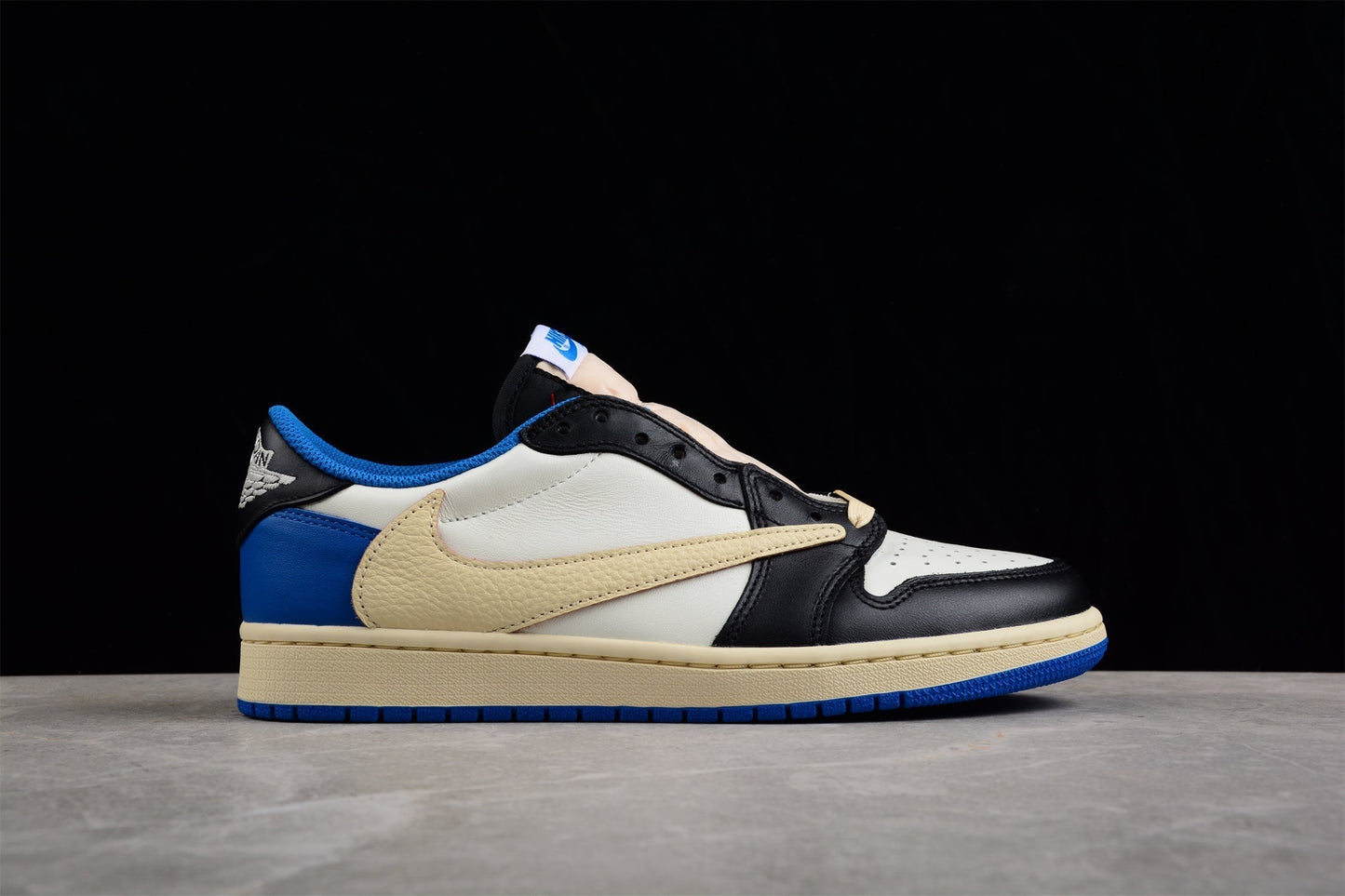 AJ 1 Retro Low OG SP Fragment x Travis Scott