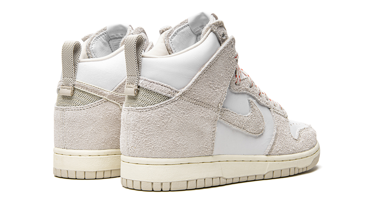 Dunk High SP "Notre - Light Orewood Brown" CW3092 100