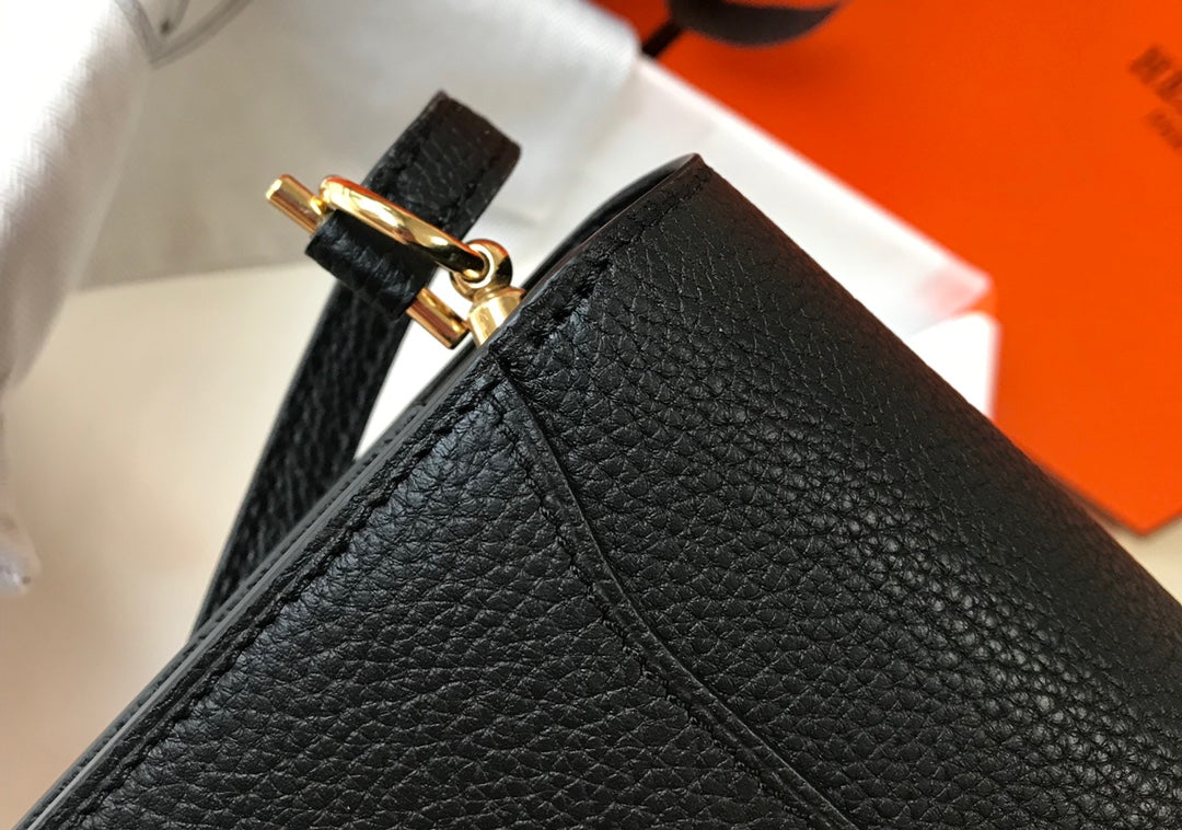 HM SAC ROULIS 19 BLACK TOGO LEATHER