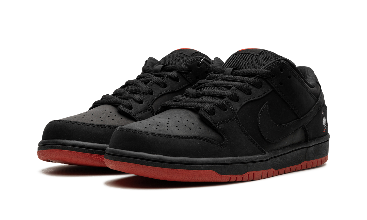 SB Dunk Low TRD QS "Black Pigeon" 883232 008