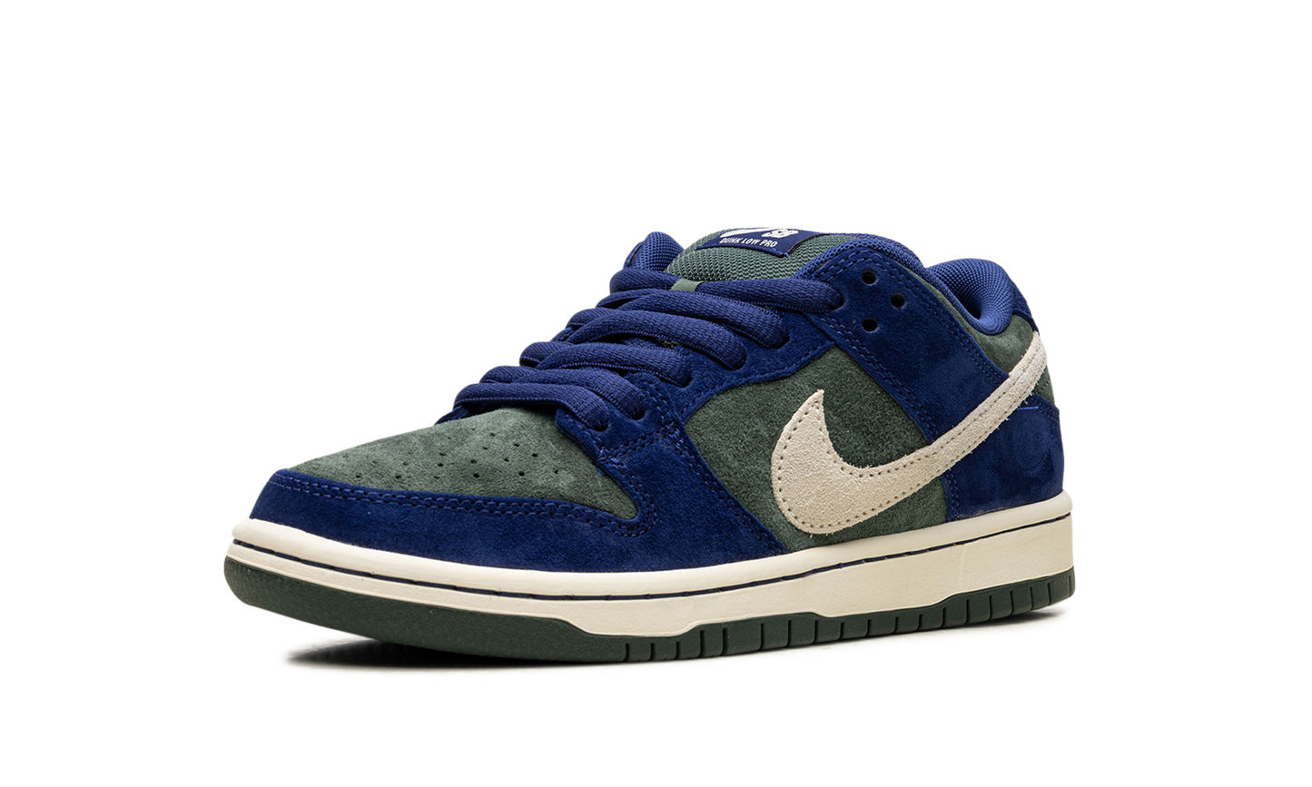 SB Dunk "Deep Royal Blue" HF3704 400