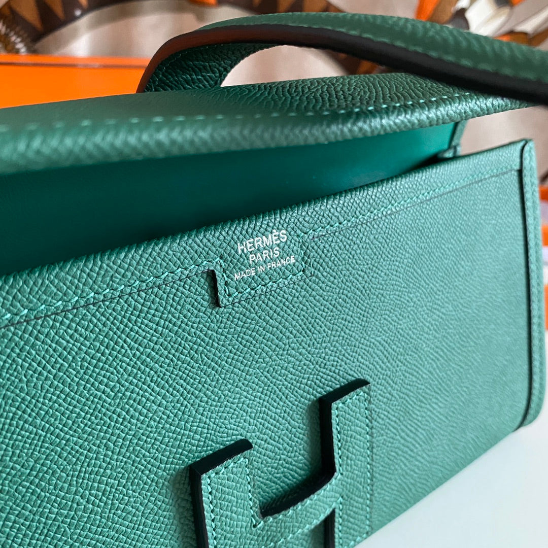 HM Jige Elan 29 Clutch In Forest Green Calfskin (25 days of production)