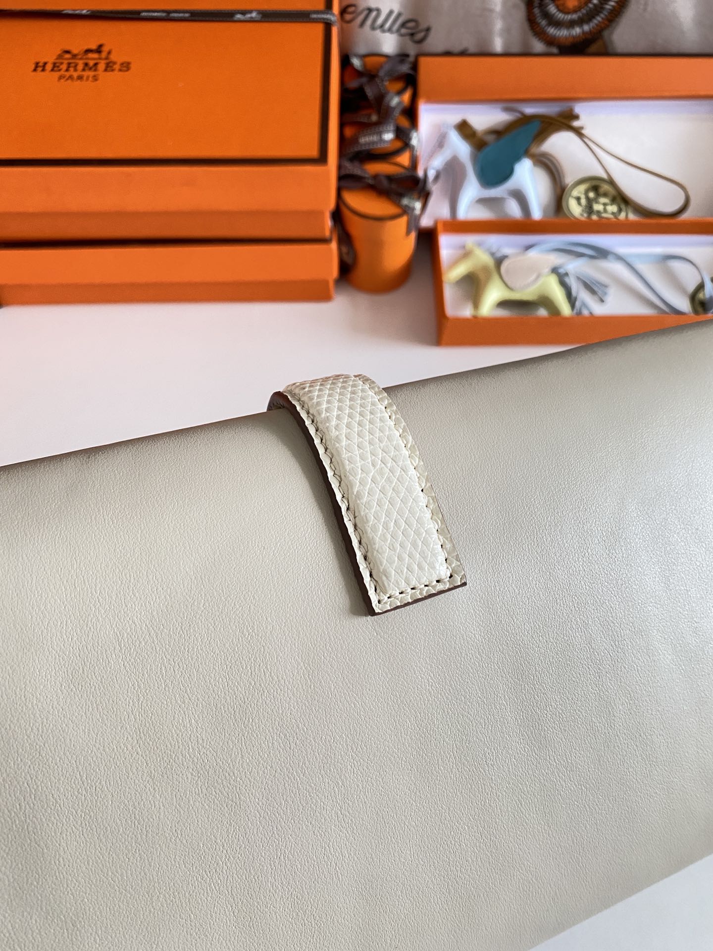 HM Jige Elan 29 Clutch In Bisque Beige Calfskin With Lizard Skin (25 days of production)