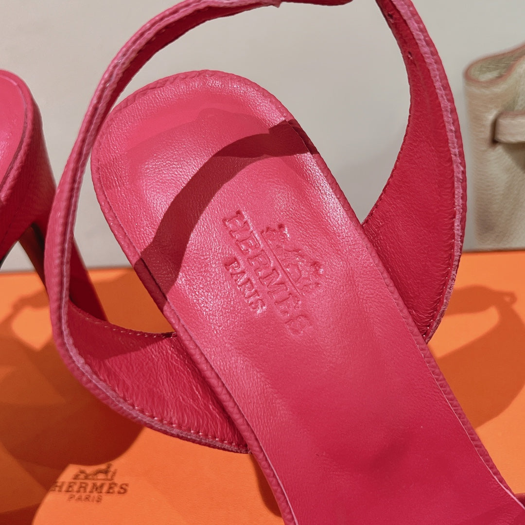 HM Holy 105 Sandal In Bright Pink Grained Calfskin