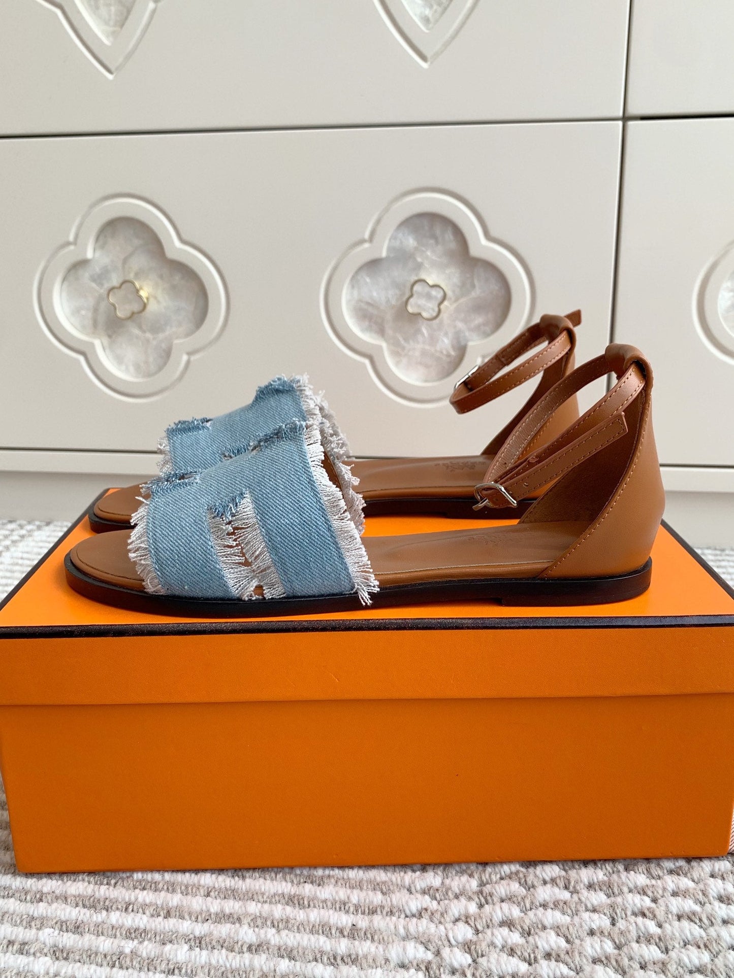 HM 25 Santorini Light Blue Denim Gold Calfskin