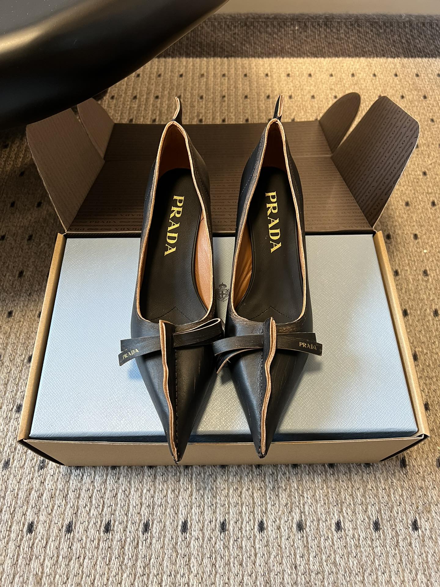 Prada Antiqued Pumps 55mm Black Tan Calfskin 606399