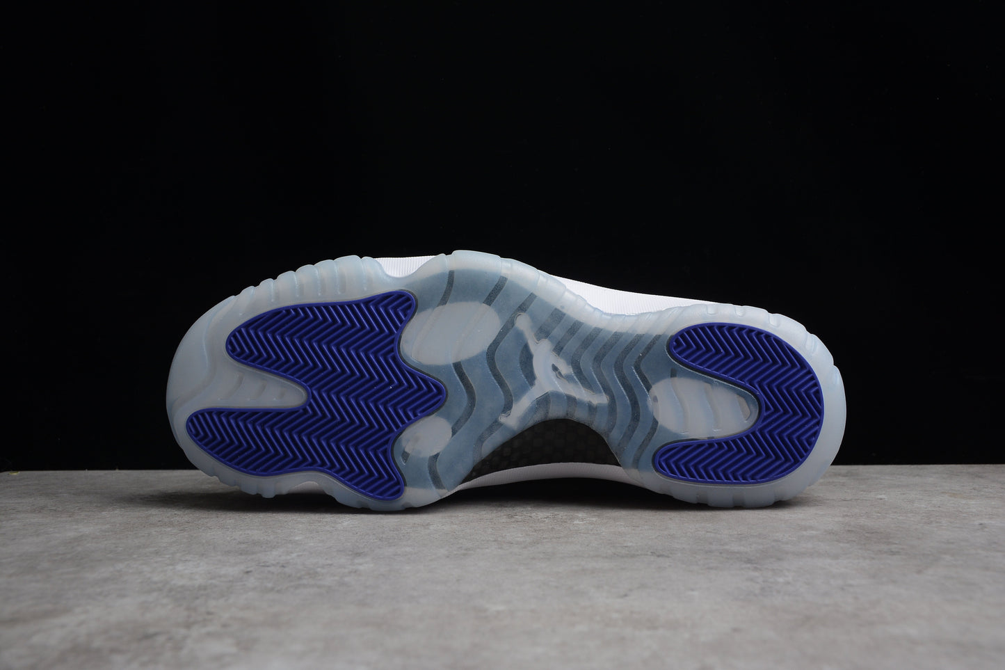 AJ 11 Concord
