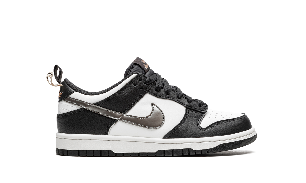 Dunk Low "Black White Metallic" DH9764 001