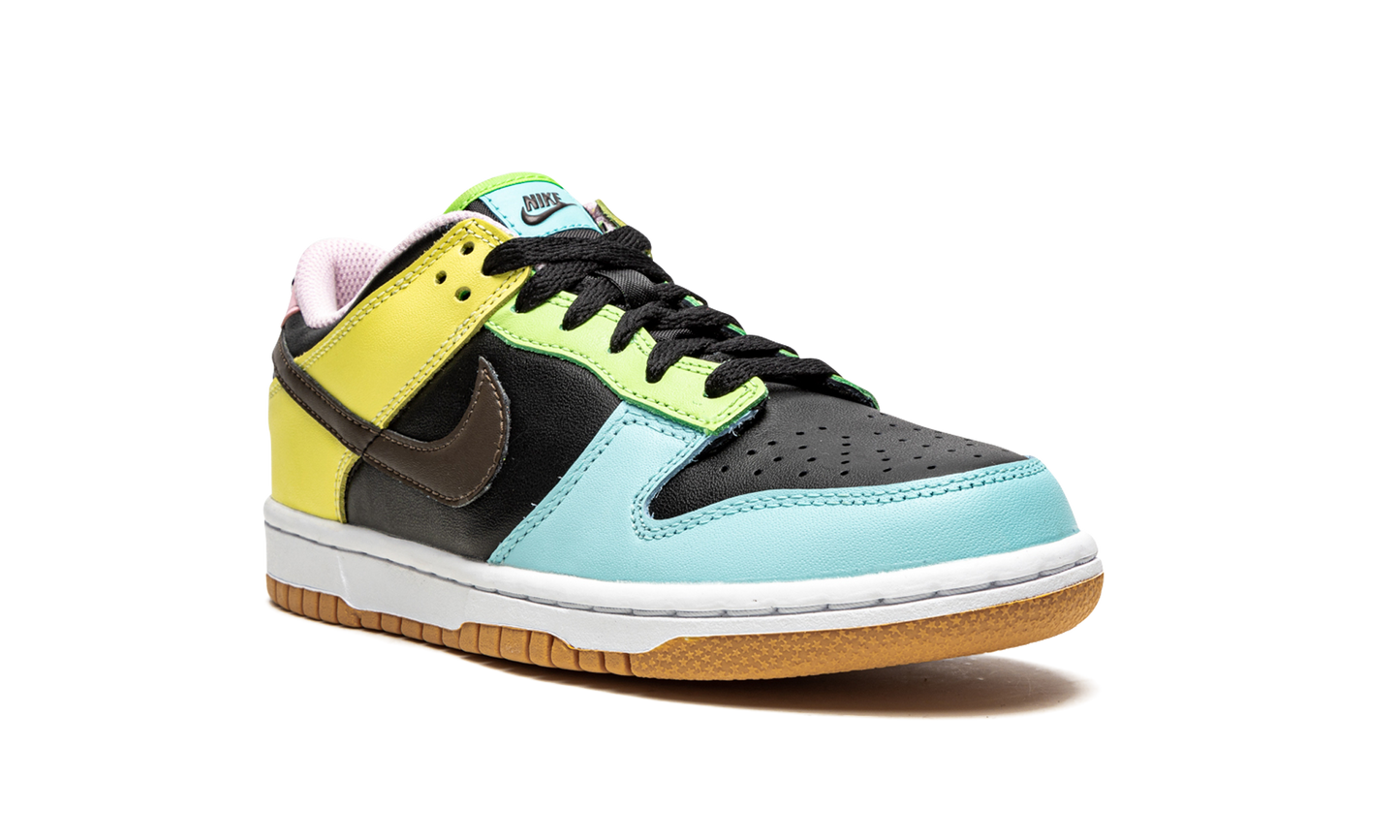 Dunk Low SE GS "Free 99" CZ2496 001