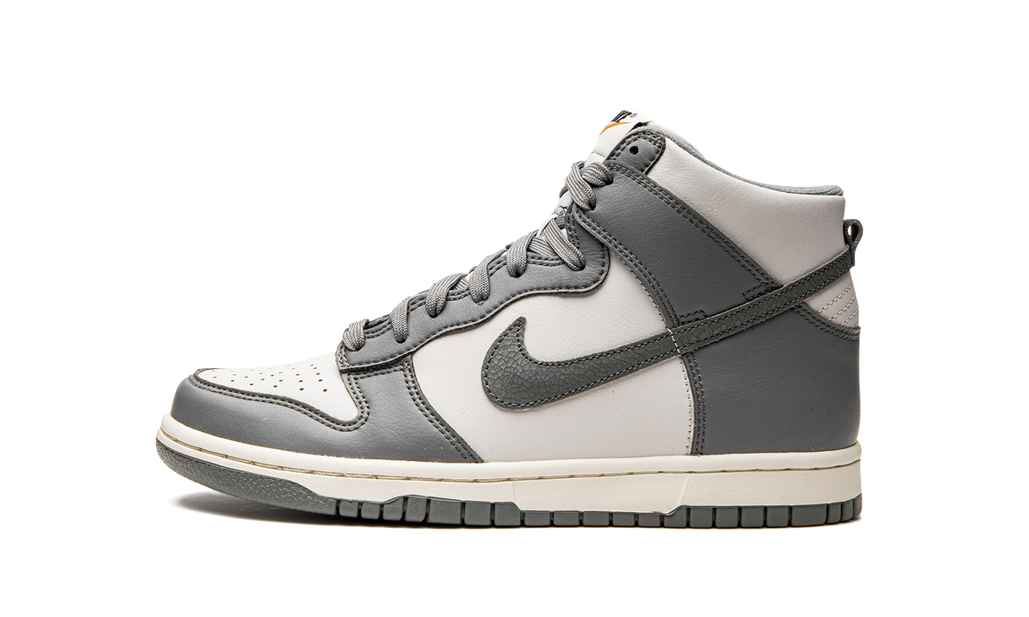 Dunk High SE (GS) "Grey/Sail" DM1028 001