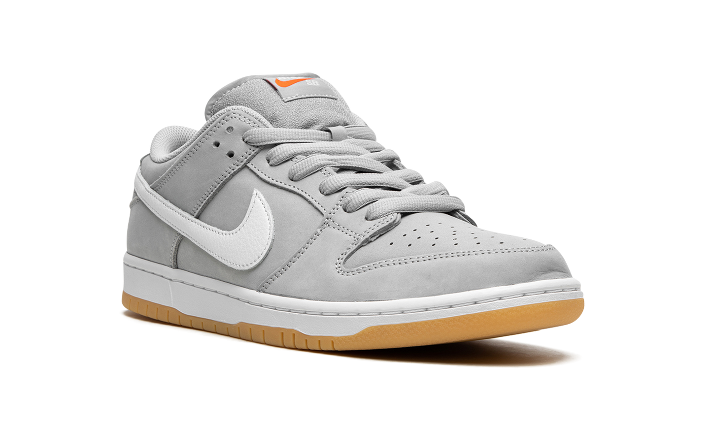 SB Dunk Low Pro ISO "Grey / Gum" DV5464 001
