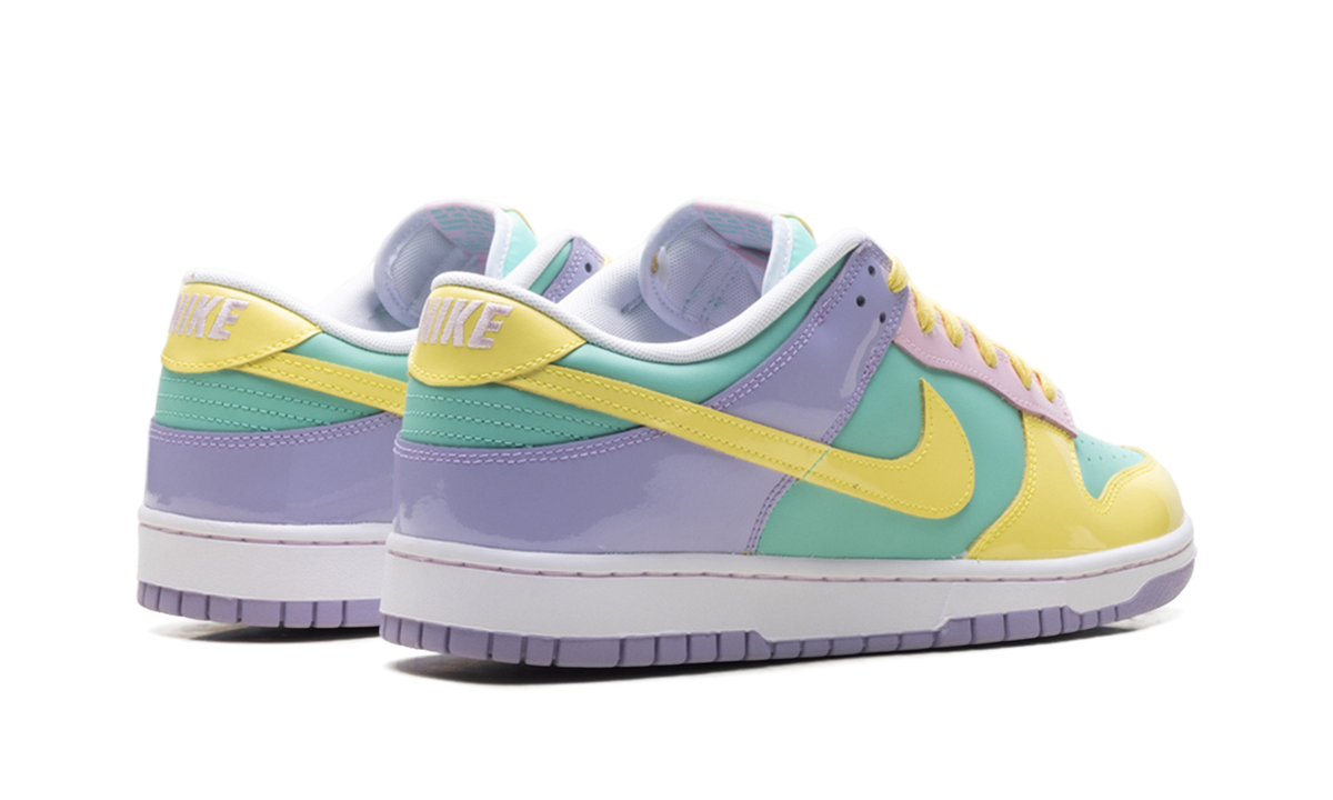 Dunk Low "Easter (2026)" IQ9404 349