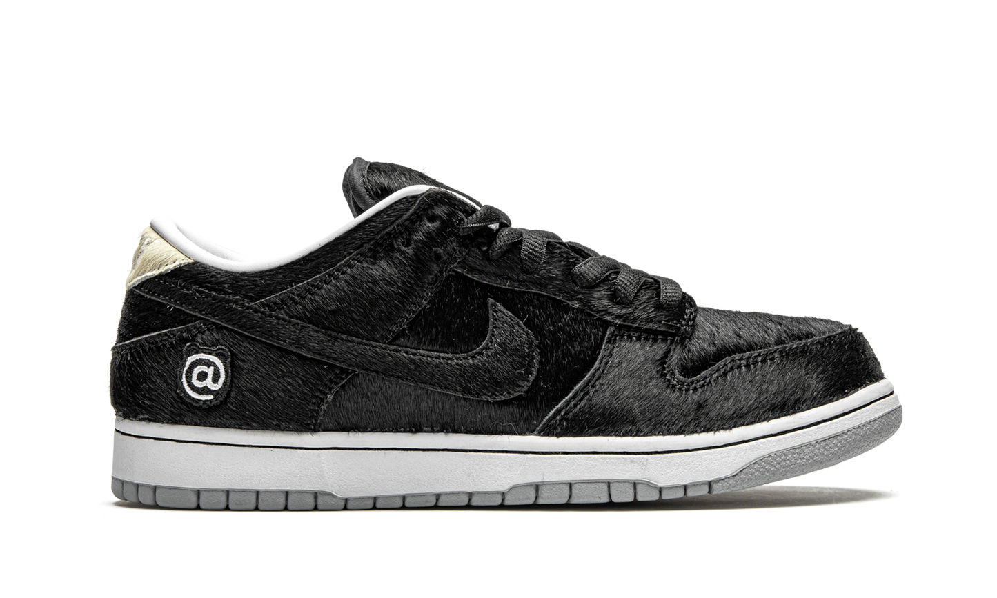 SB Dunk Low "Medicom Toy - BE@RBRICK" CZ5127 001