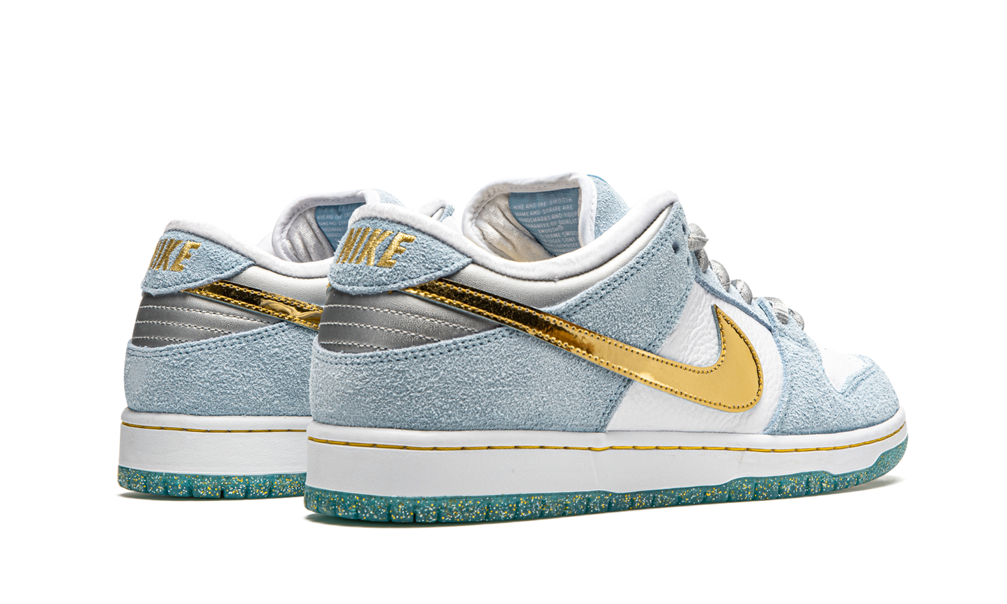 SB Dunk Low "Sean Cliver - Holiday Special" DC9936 100