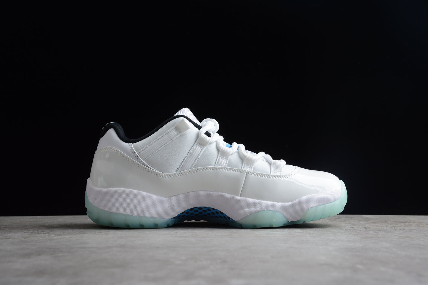 AJ 11 Low Legend Blue