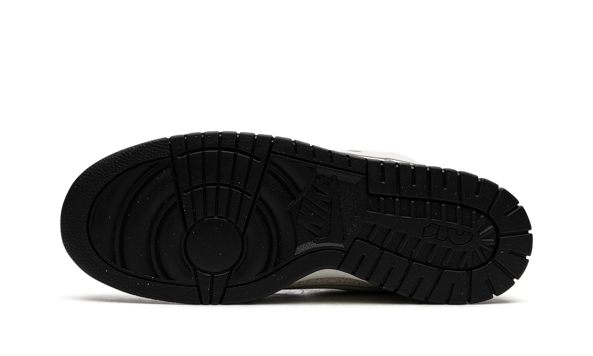 Dunk Low Remastered "Sail / Black" FB8894 002