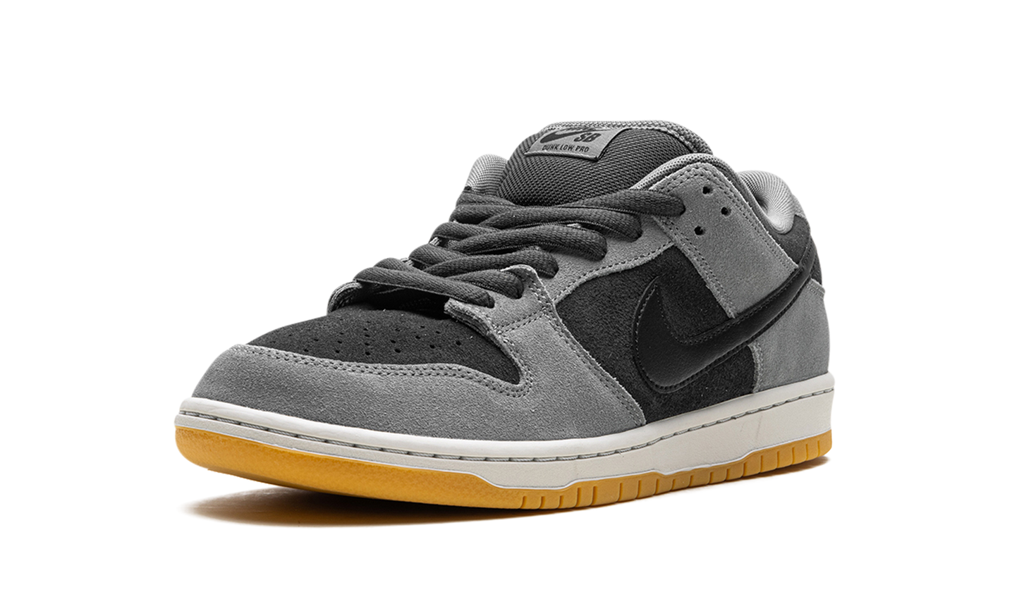 SB Dunk Low "Dark Smoke Grey" HF3063 001