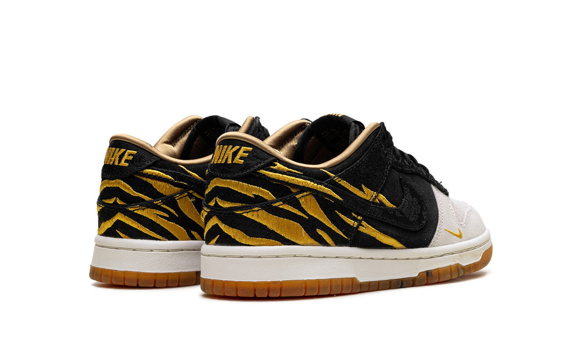 Dunk Low GS "Year of the Tiger (2022)" DQ5351 001