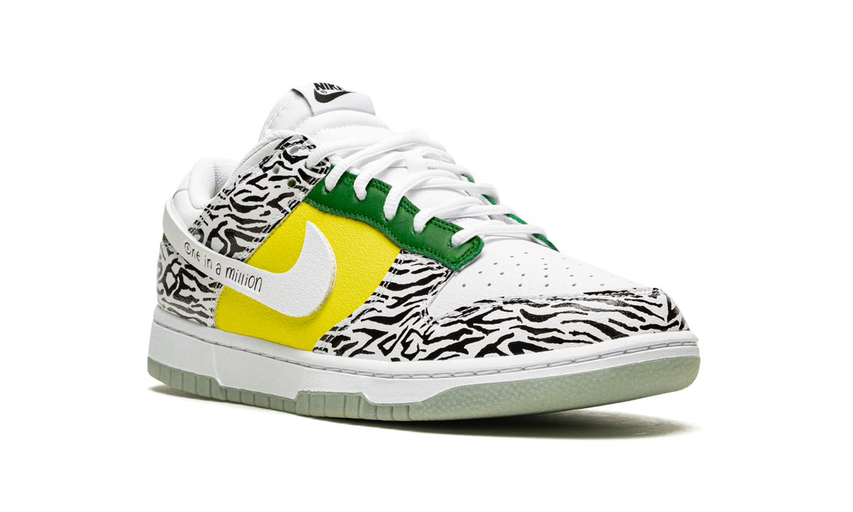 Dunk Low "Doernbecher 2022" DR7305 100