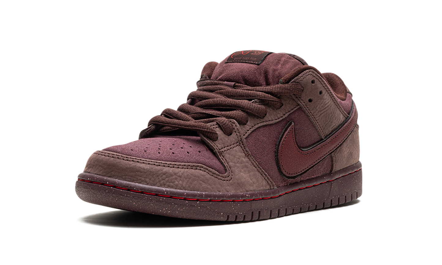 SB Dunk Low "City of Love" FN0619 600