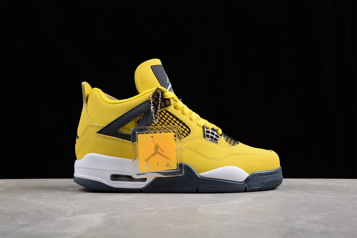AJ 4 Lightning
