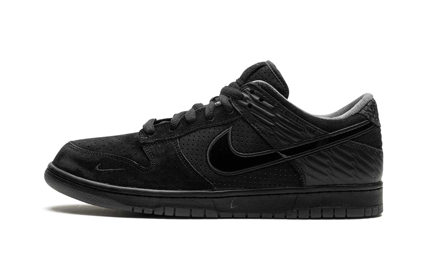 Dunk Low Black "Division Street - What The Duck Alternate" HV1470 001