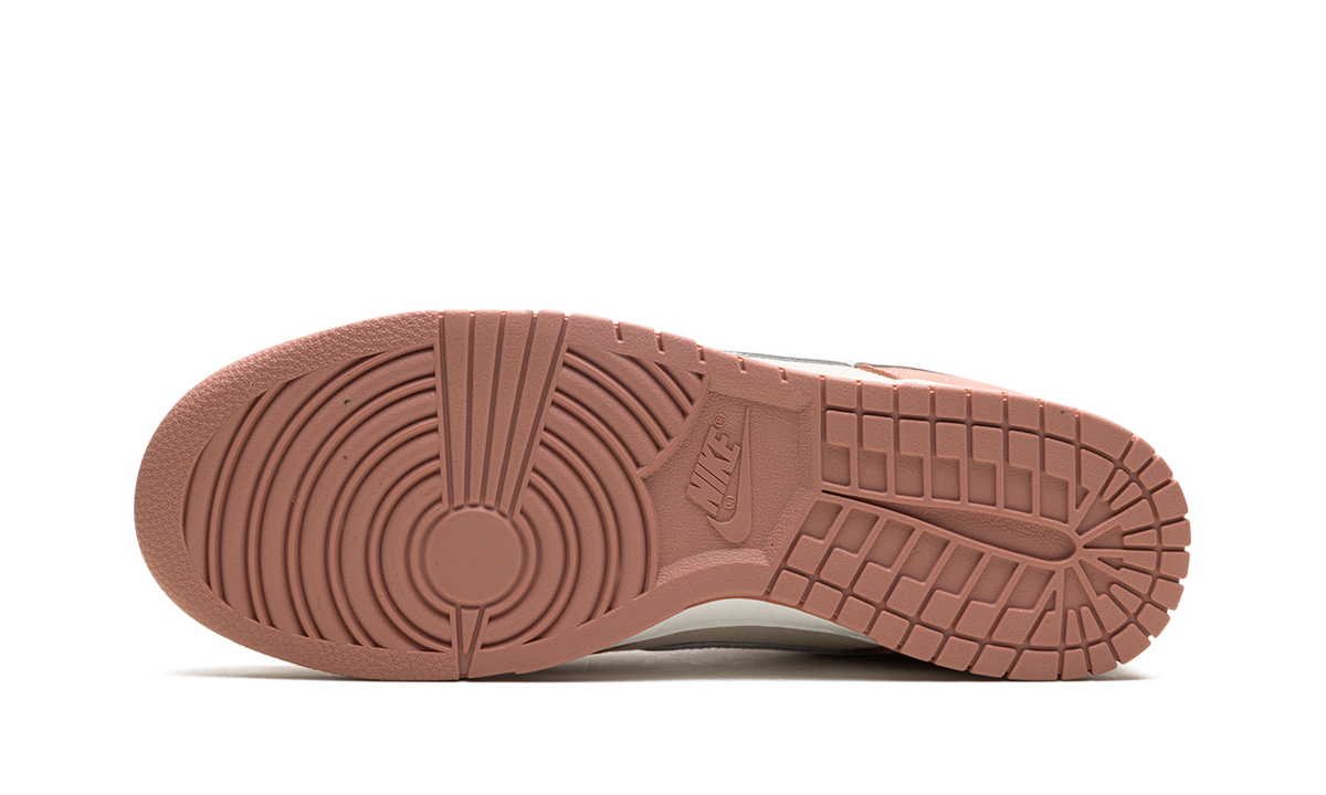 Dunk Low "Red Stardust" FB8895 601