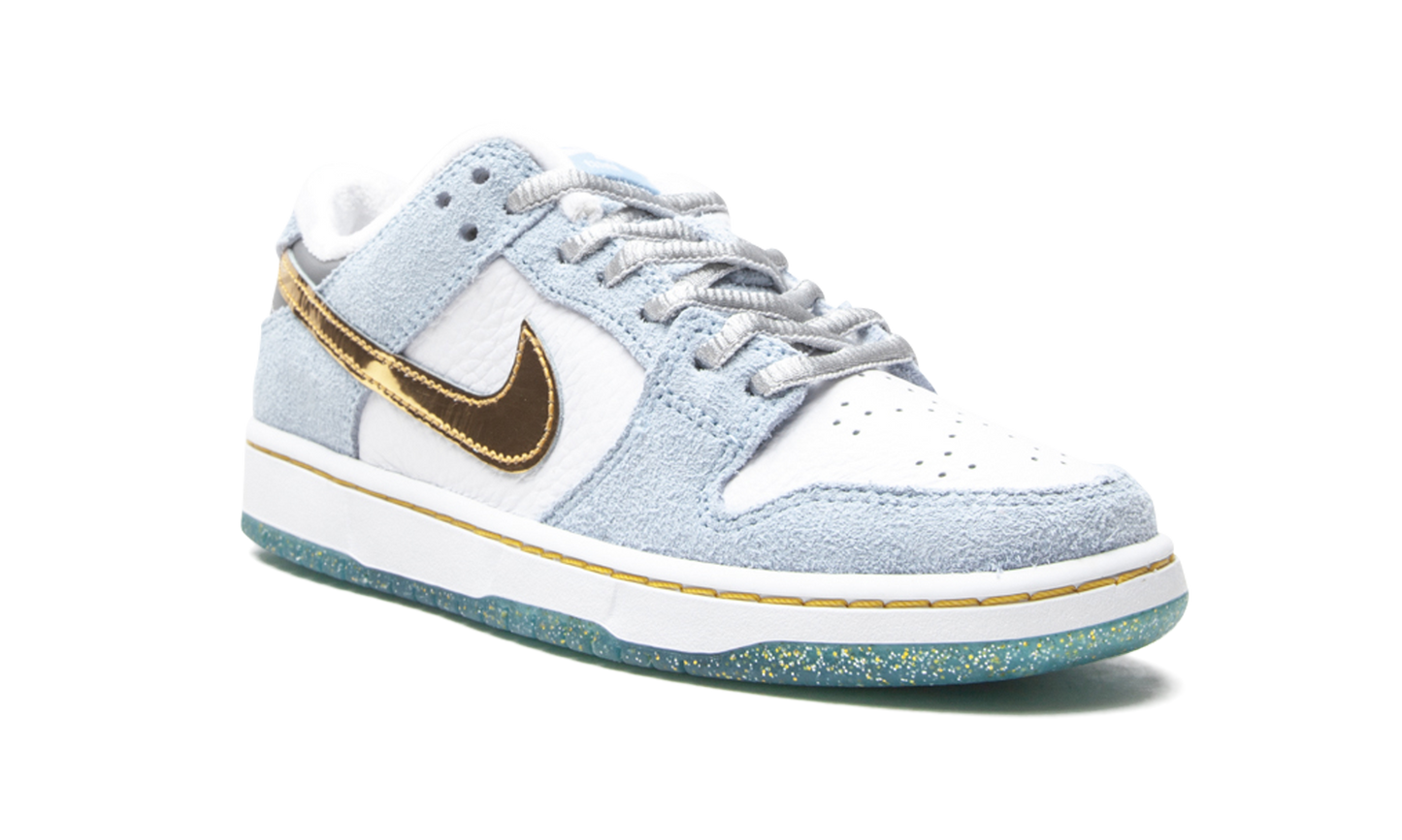 SB Dunk Low PS "Sean Cliver - Holiday Special" DJ2519 400