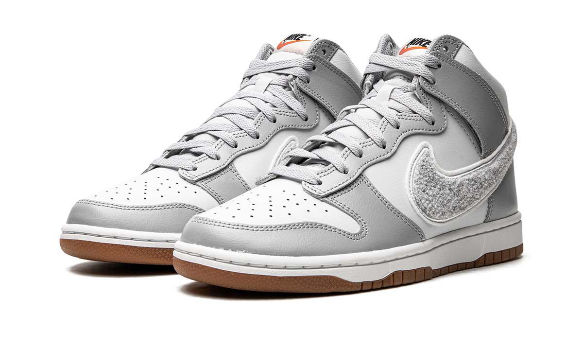 Dunk High "Chenille - Light Smoke" DR8805 003