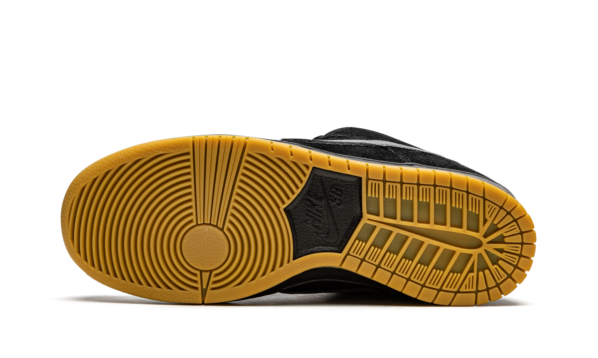SB Dunk Low Pro "Fog" BQ6817 010