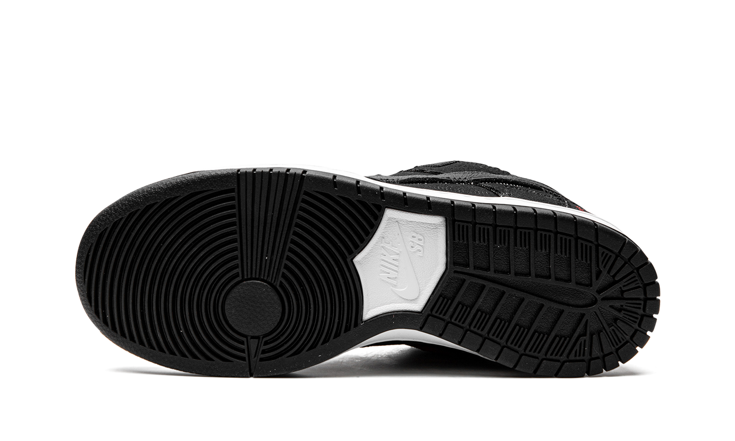 SB Dunk Low "Wasted Youth - Special Box" DD8386 001a