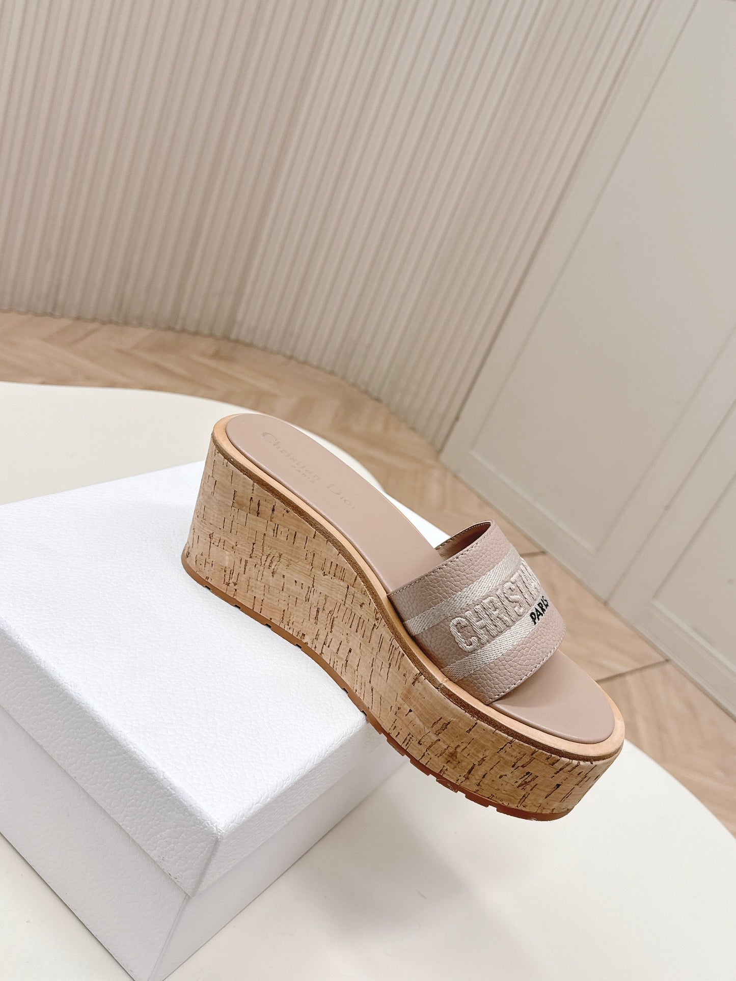 CD 26s  Platform Sandals 85 Nude Cowhide 643778