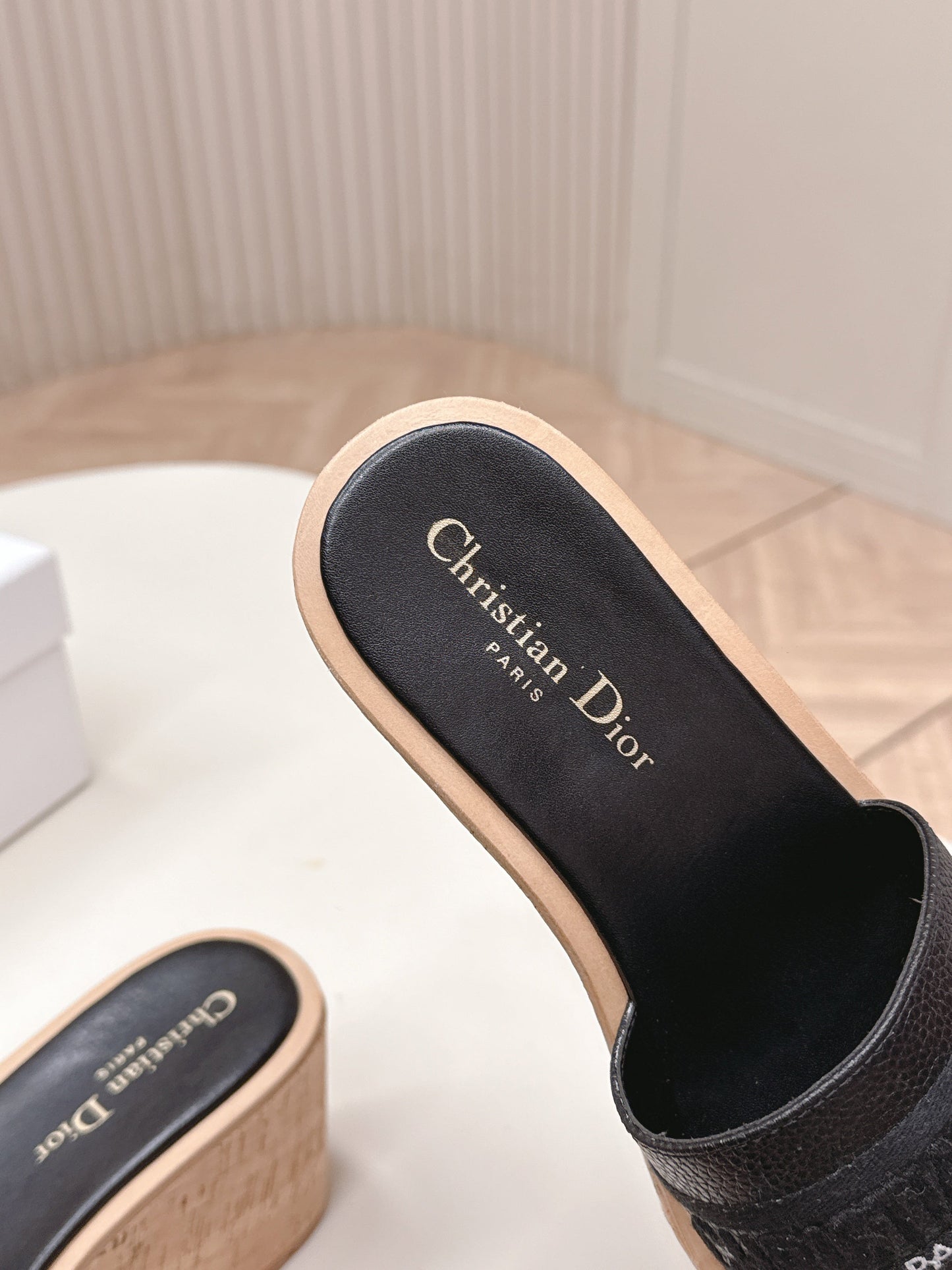 CD 26s  Platform Sandals 85 Black Cowhide 643779