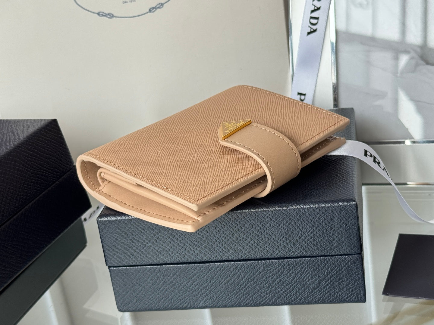Pra 1MV204 Small Wallet Caramel Saffiano & Smooth Leather
