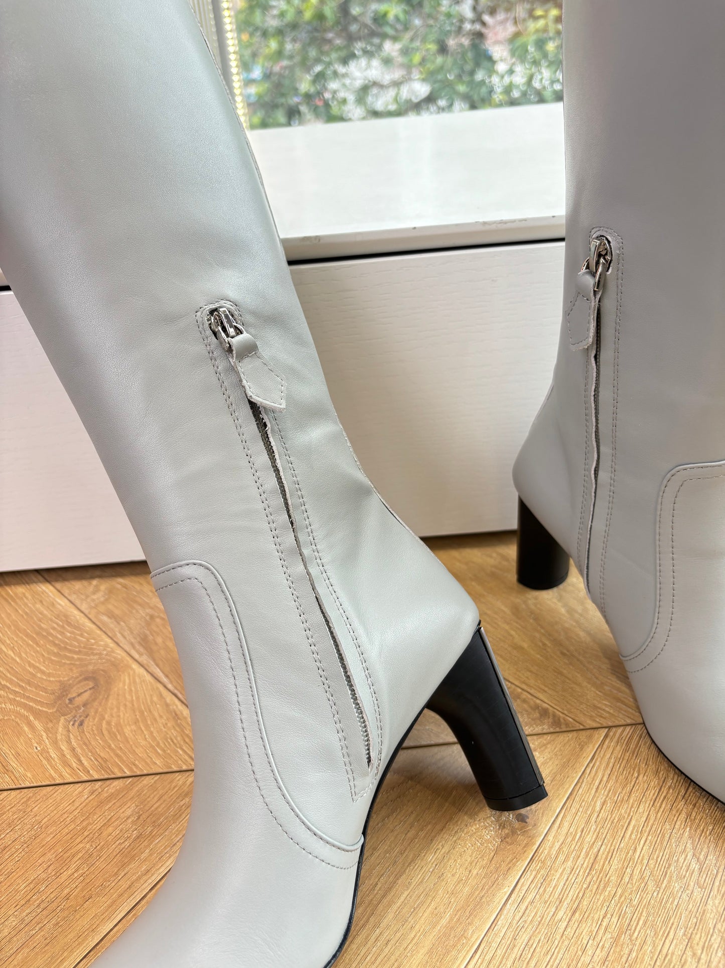 HM Lisa Long Boot 55mm Grey Cowhide 548772