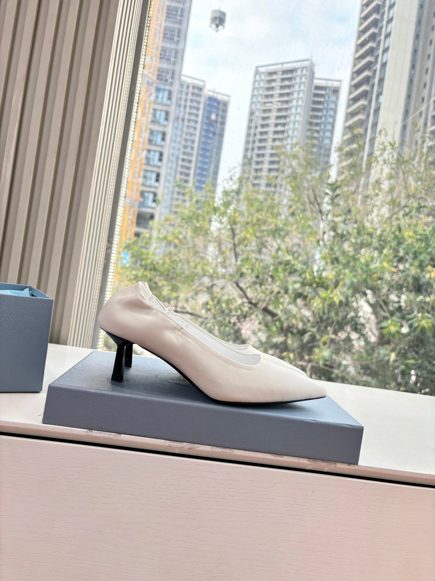 Prada Pointed-Toe Pumps White Leather 604170