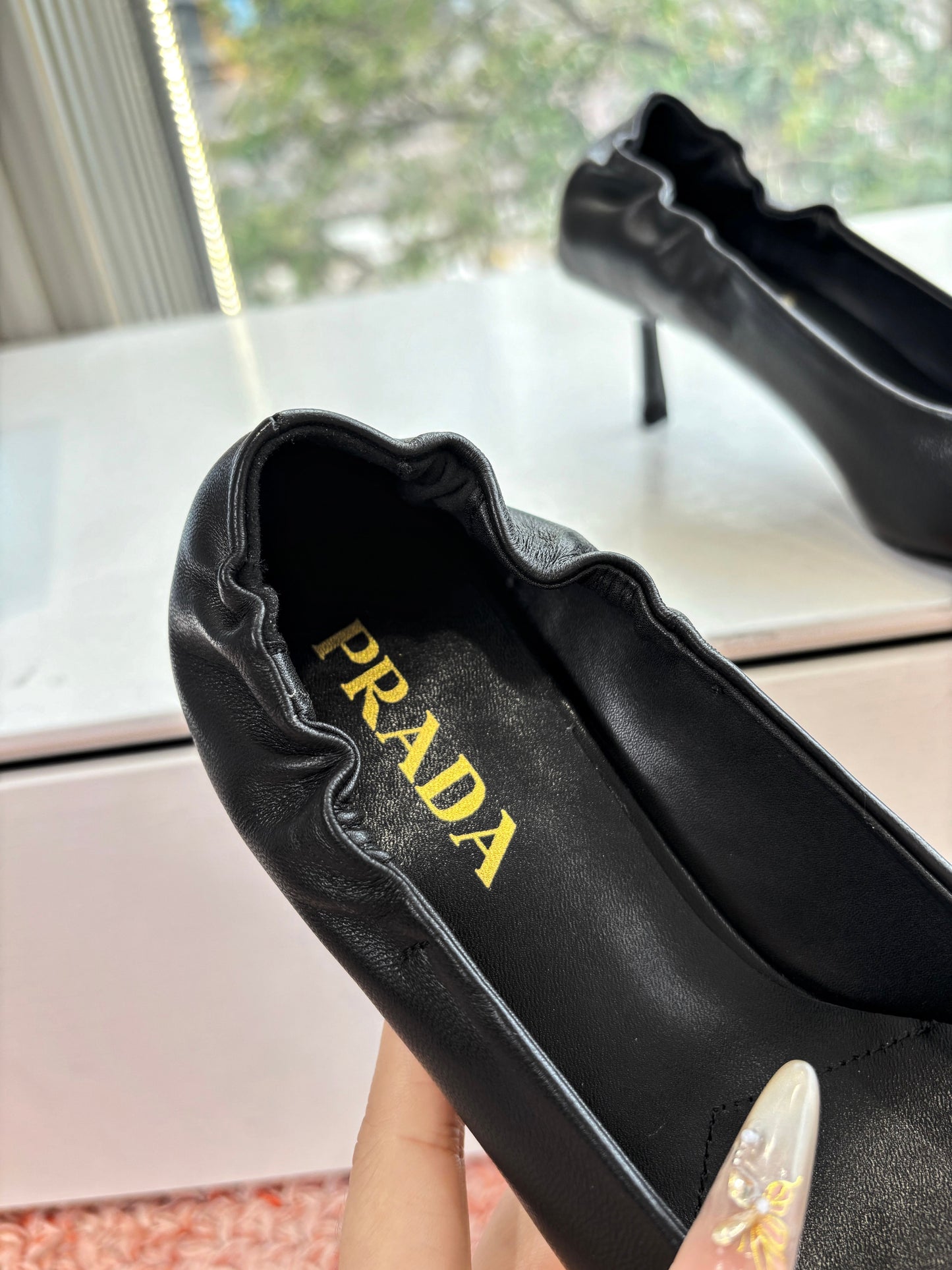 Prada Pointed-Toe Pumps Black Leather 604171