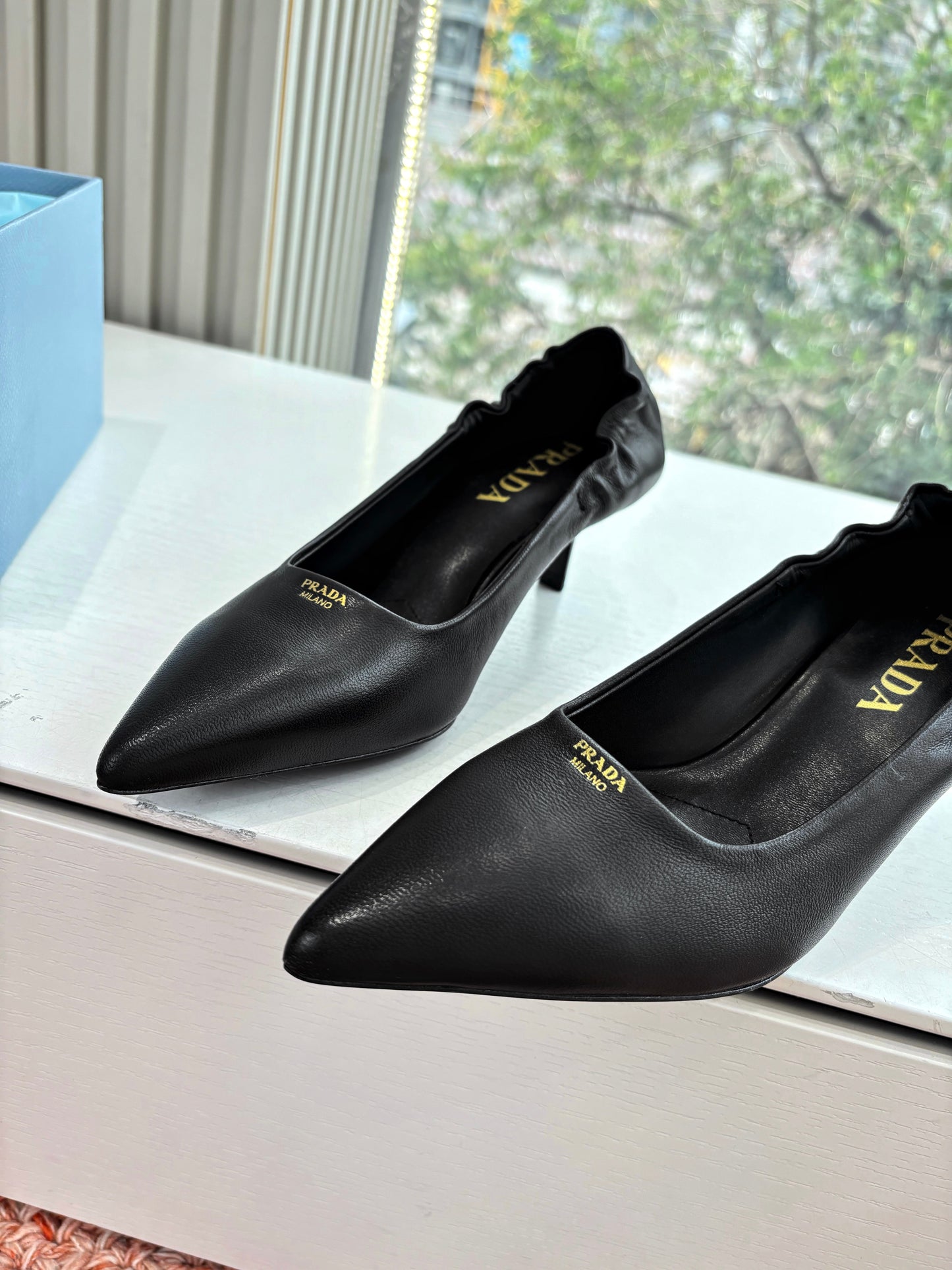 Prada Pointed-Toe Pumps Black Leather 604171