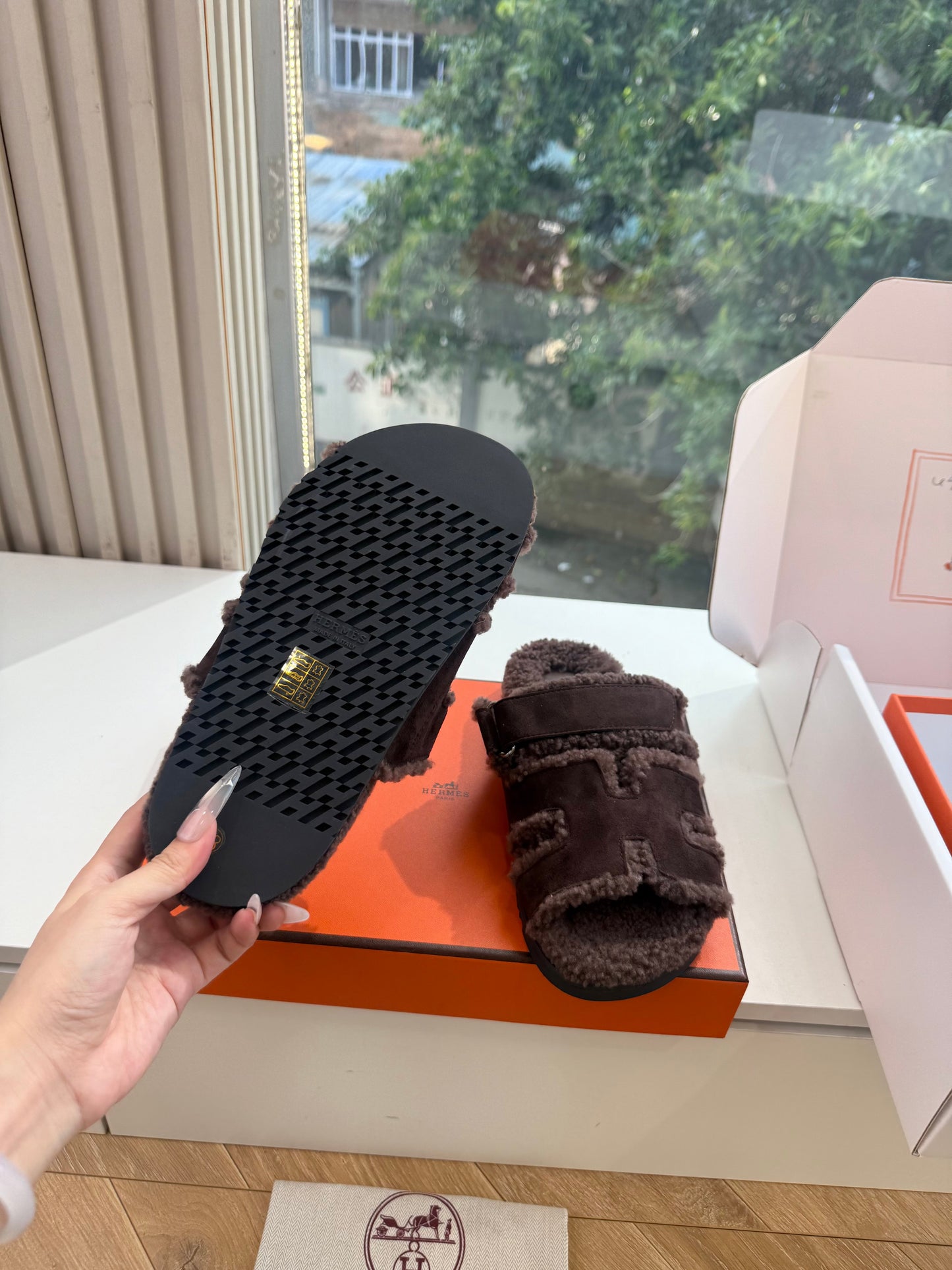 HM Chypre Sandals Chocolat Shearling Suede 967715