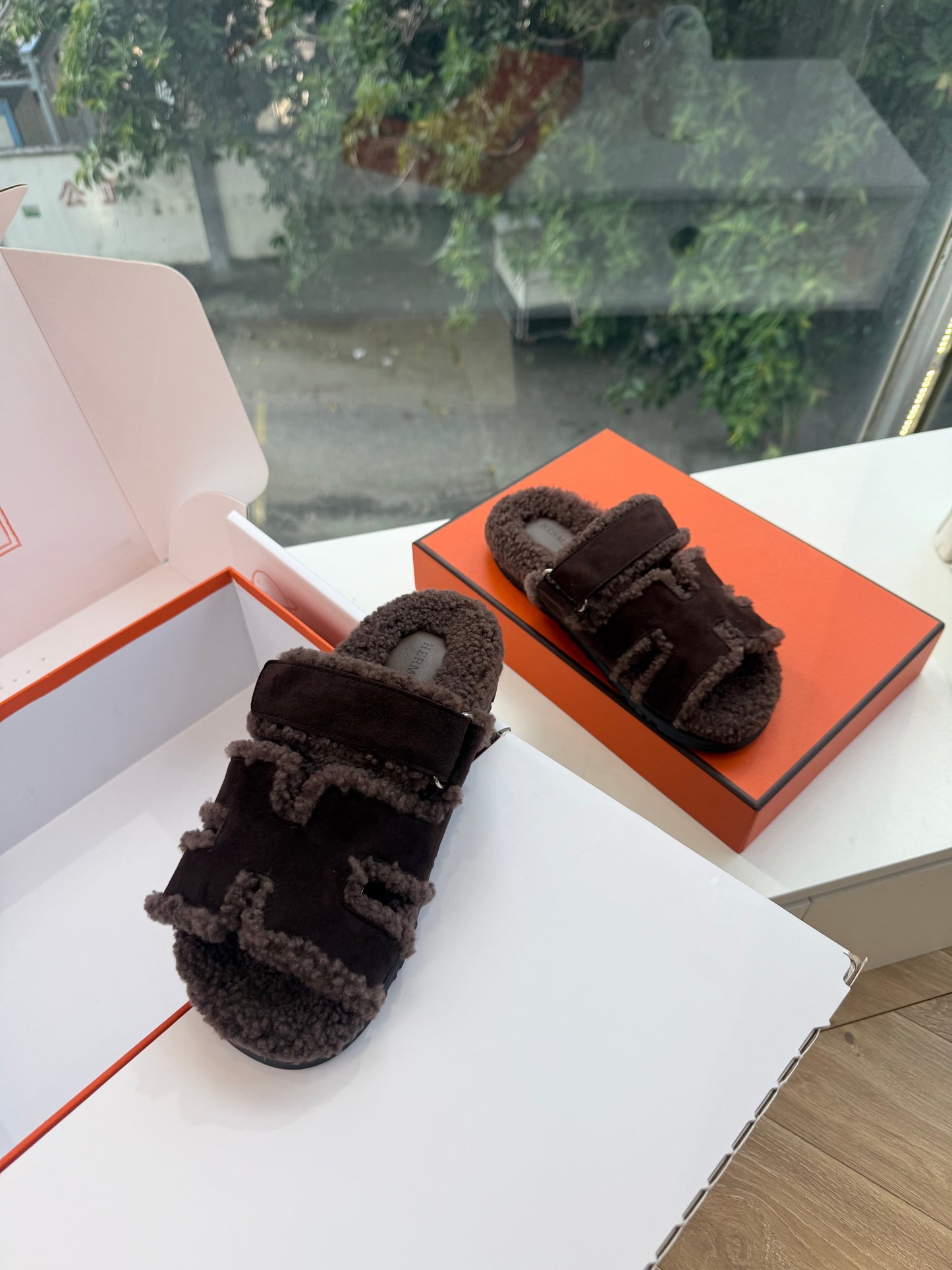 HM Chypre Sandals Chocolat Shearling Suede 967715