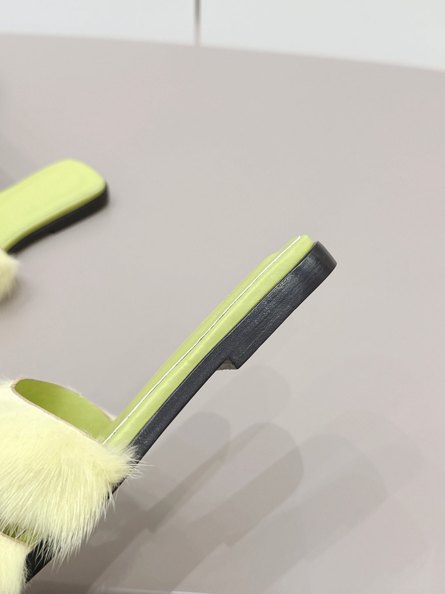 HM 25 Oran Lime Green Fur Leather 348090